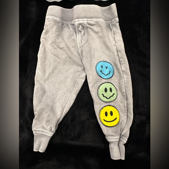 Designer From Denny’s! Little Mish Gray Kids Matching Set with Smiley Faces - Picture 2 of 15